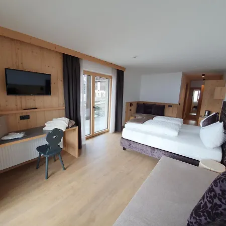 Andechserhof&mountain Sky 3* Lajen